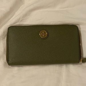 Tory Burch wallet NWT